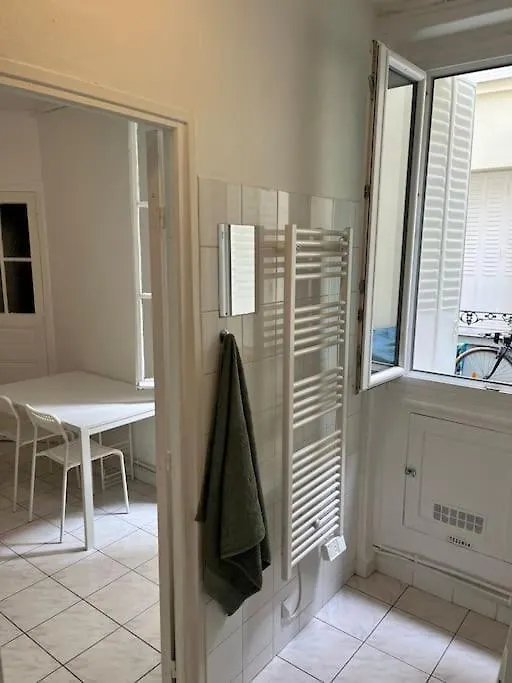 Apartment In Montmartre, Paris, Near Sacre-Coeur Read Host Profile For Booking Séjour chez l'habitant Paris