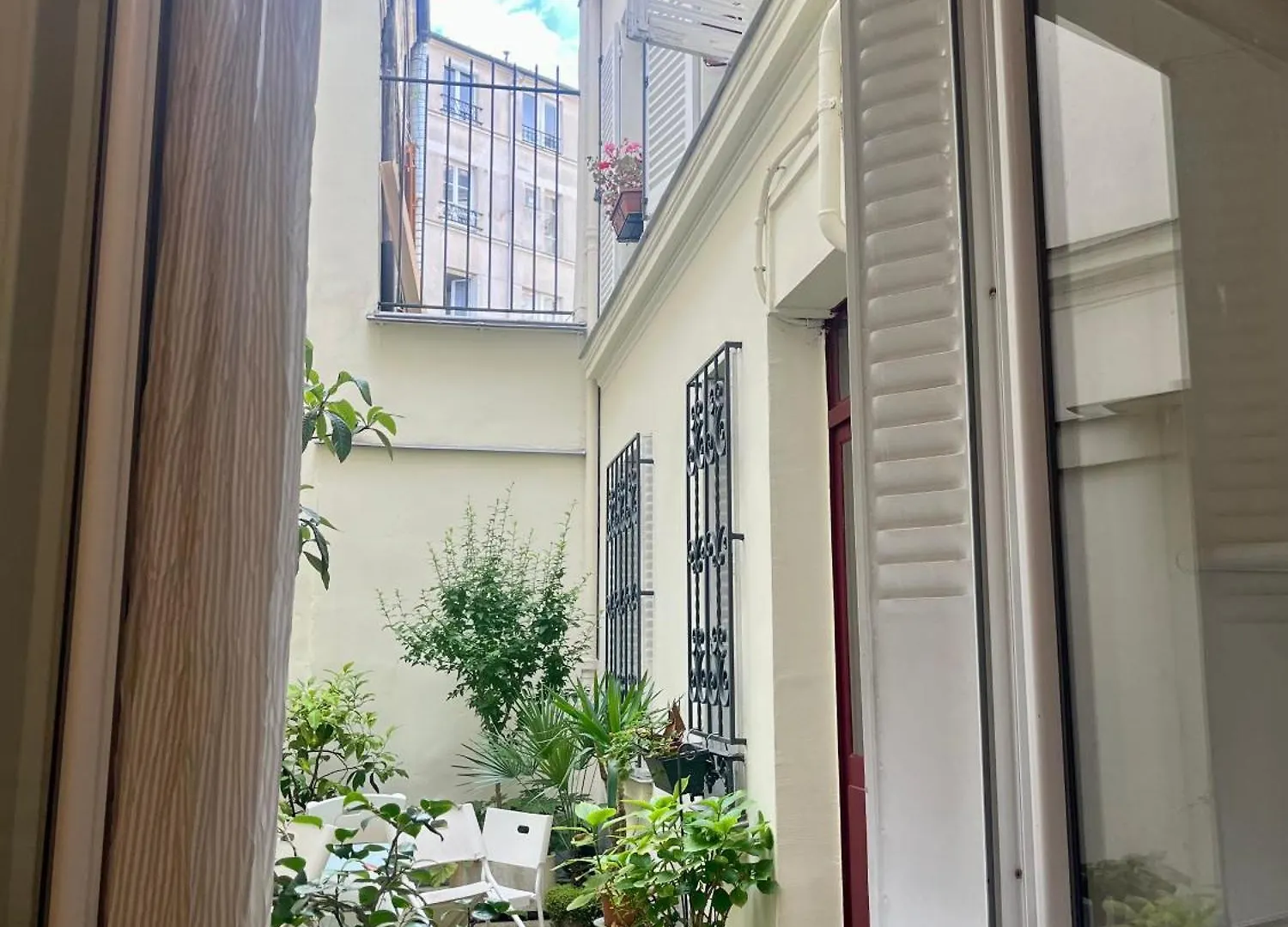 Apartment In Montmartre, Paris, Near Sacre-Coeur Read Host Profile For Booking