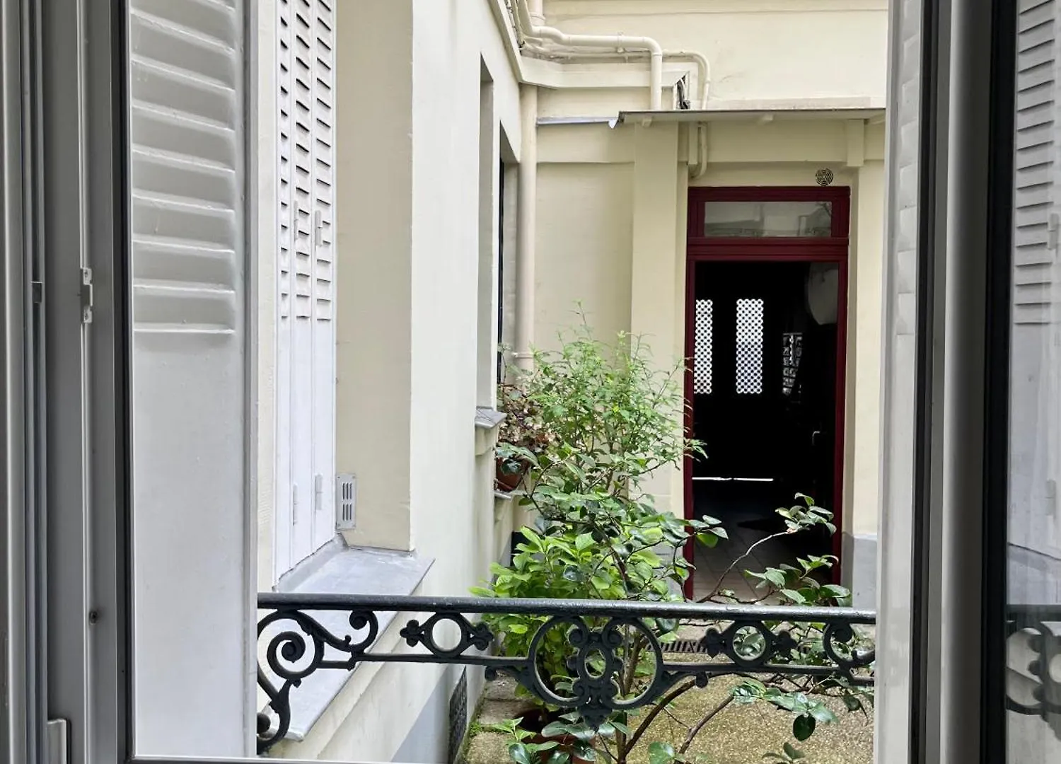 Séjour chez l'habitant Apartment In Montmartre, Paris, Near Sacre-Coeur Read Host Profile For Booking