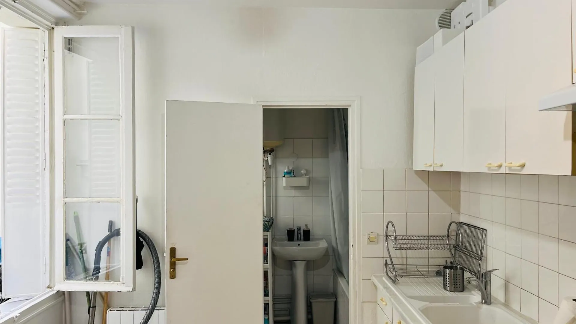 Apartment In Montmartre, Paris, Near Sacre-Coeur Read Host Profile For Booking